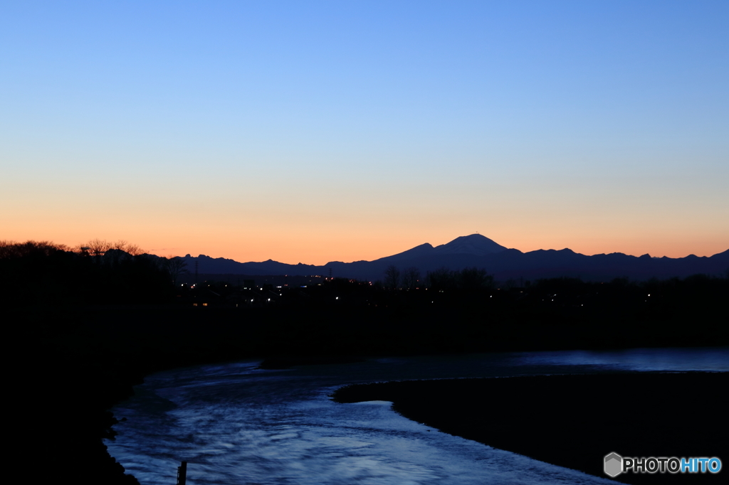 夕暮れ時の浅間山