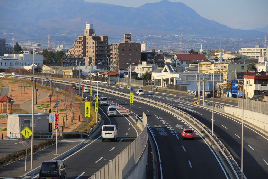 高崎・国道17号線を望む
