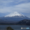 本栖湖から見た富士山