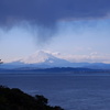 富士山にのしかかる怪しげな雲