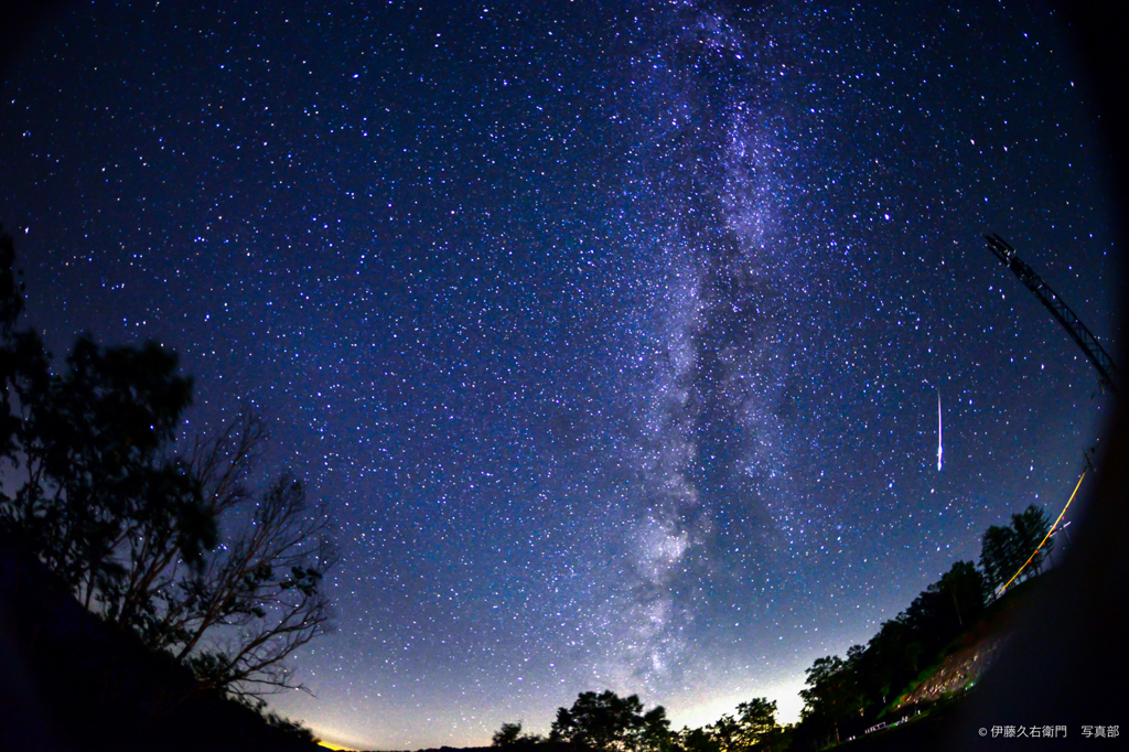 天の川と流れ星