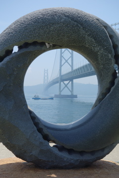 明石海峡大橋（ドーナツ？より）