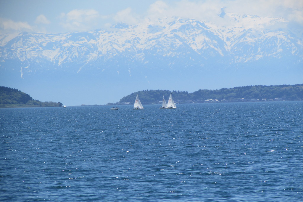 立山と海と