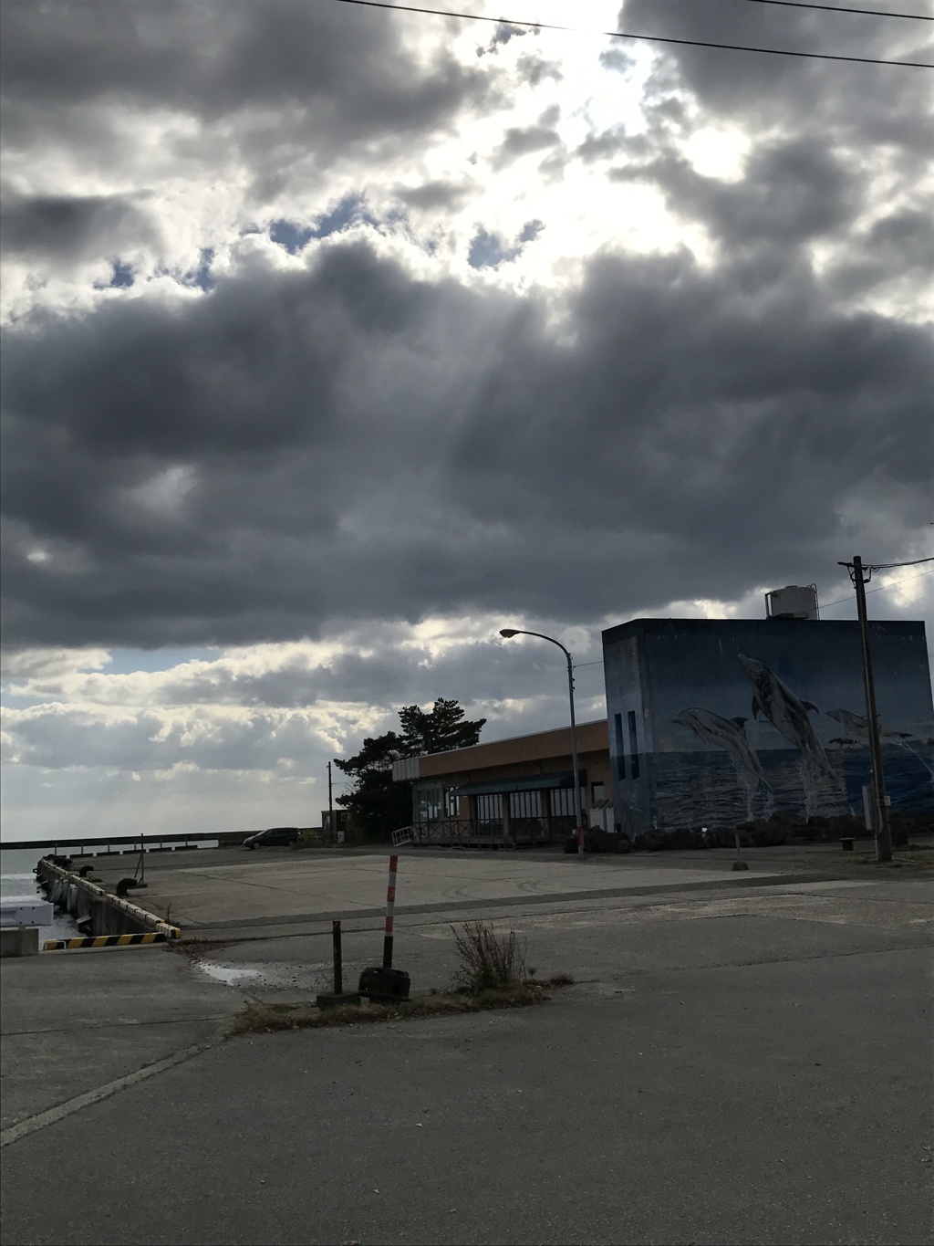 雲の動きや冬の海