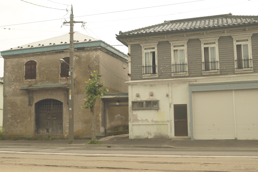 洋風住宅と洋風の蔵