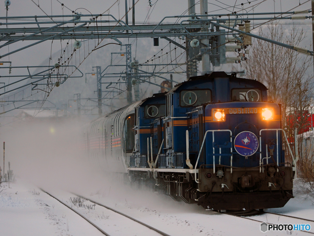 2016.02.17 今朝の8009ﾚ：新雪・舞う