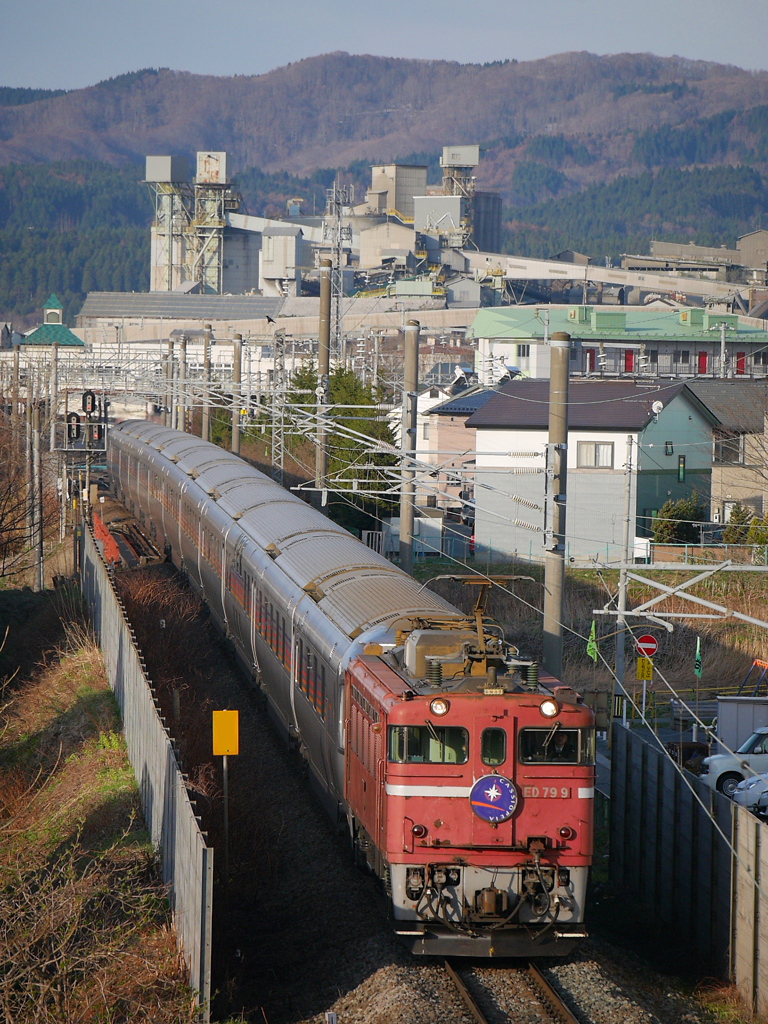 2015.04.08 今朝の8009ﾚ：光・浴びてます＾＾