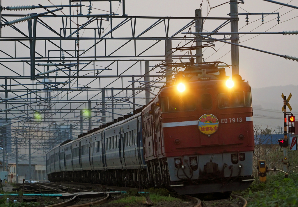 2015.05.07 今朝の202ﾚ：今朝は重連ナック・３両増結で登場！