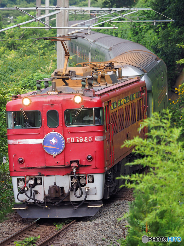 2015.08.11 今朝の8009ﾚ：１０分遅延の江差線を往く