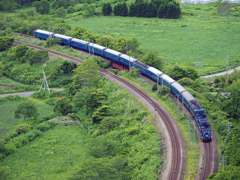 2015.06.07 今朝の8007ﾚ：山間の大俯瞰