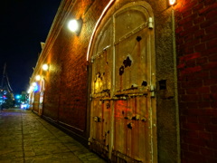 夜の赤レンガ倉庫街彷徨(4)
