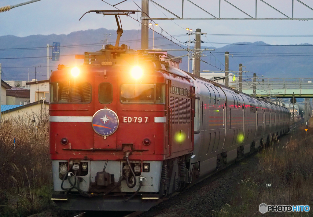 2015.11.21 今朝の8009ﾚ：日の出４分前