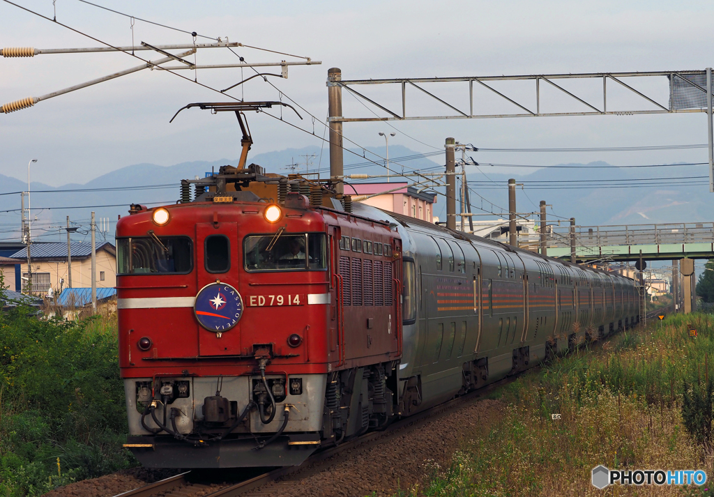 2015.08.31 昨日の8009ﾚ：少しだけ面に陽があたりました＾＾