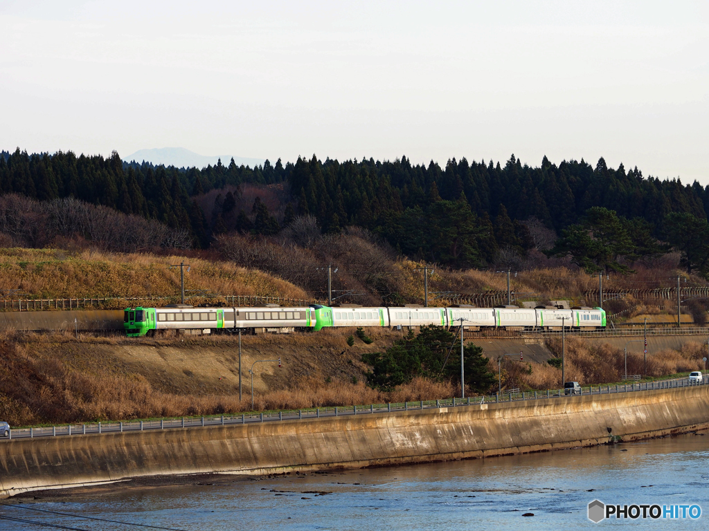 2015.11.23 津軽海峡沿岸を走る７８５系