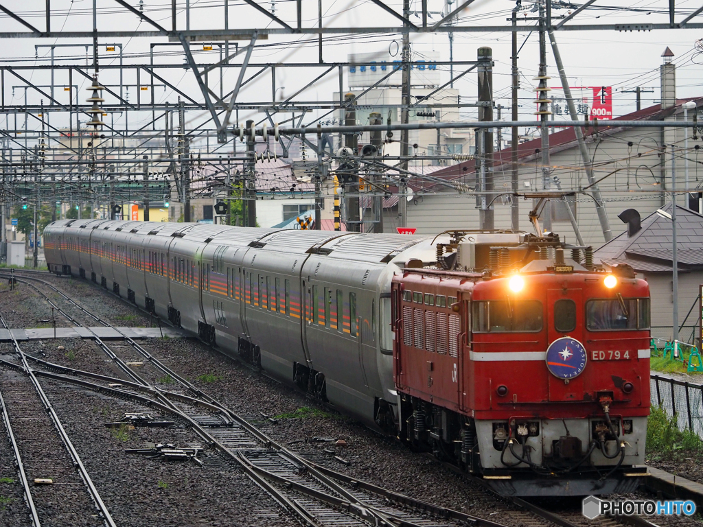 2015.09.02 今朝の8009ﾚ：雨中を駆ける