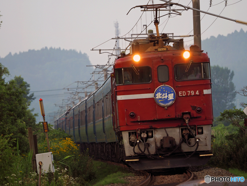 2015.07.27 今朝の8007レ：曇り空の下