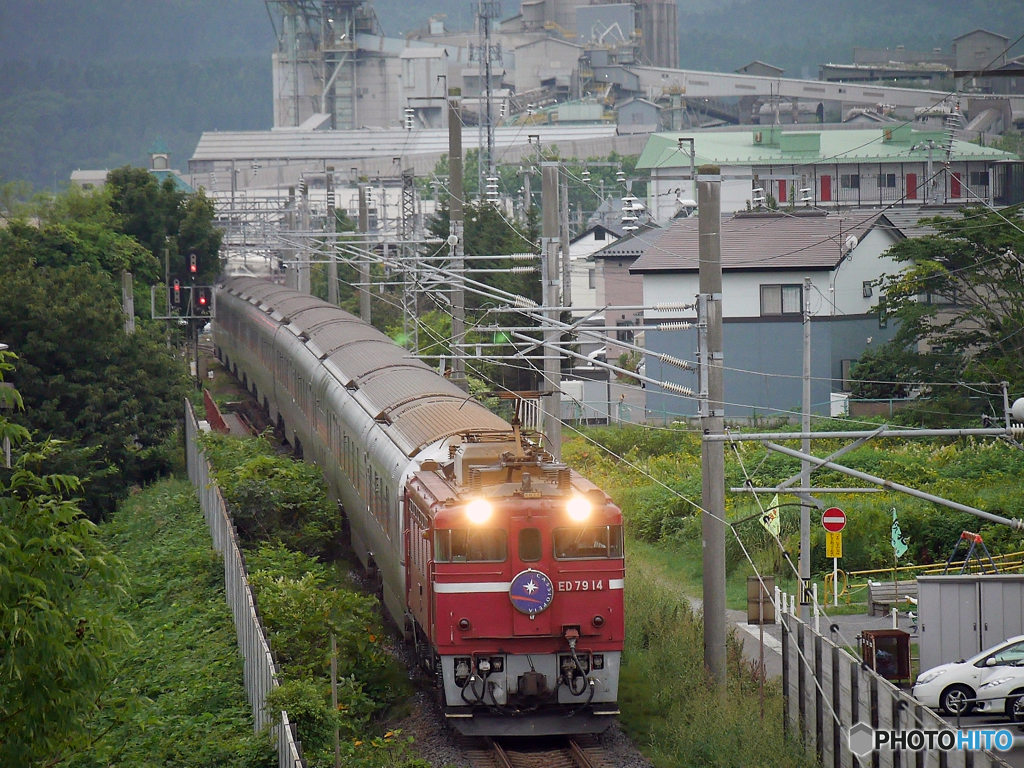 2015.08.17 今朝の8009ﾚ：久しぶりの寝台列車撮影♪