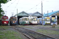 最後には６車両が豪華共演