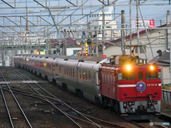 2015.12.02 今朝の8009ﾚ：久しぶりの１４号機!(^^)!