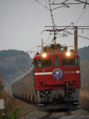 2015.04.27 今朝の8009ﾚ：PM2.5の中、北へ駆ける