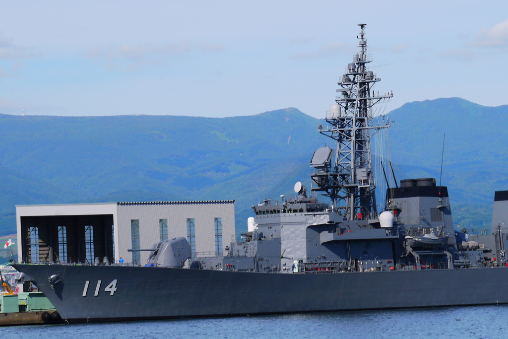護衛艦・すずなみ