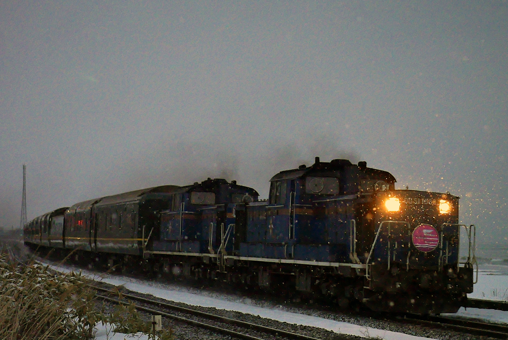 2015.02.24 小雪降る中、陽が落ちて