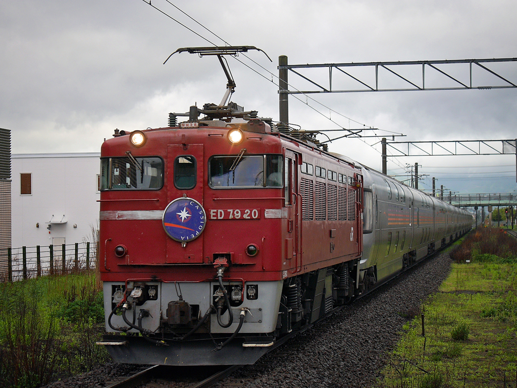 2015.05.13 今朝の8009ﾚ：地震直後に通過