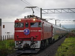 2015.05.13 今朝の8009ﾚ：地震直後に通過