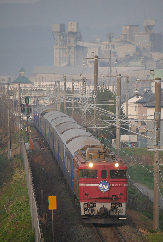 2015.04.28 今朝の8007ﾚ：PM2.5の中、道内上陸