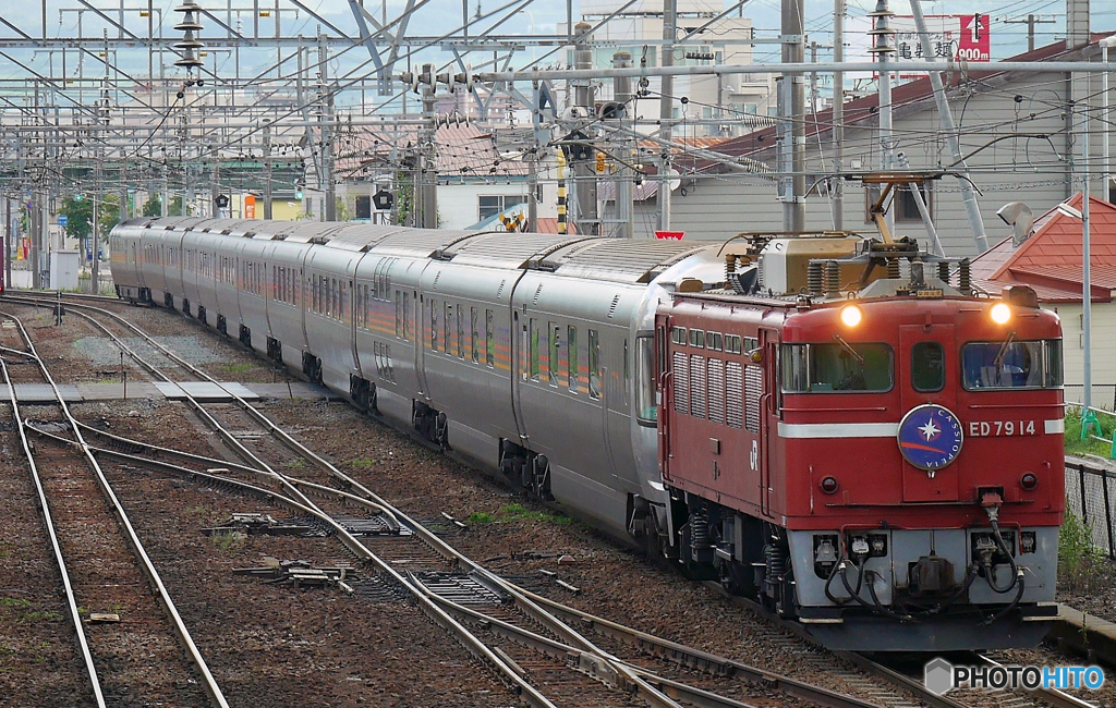 2015.08.01 今朝の8009ﾚ：自転車でパチリ(1)
