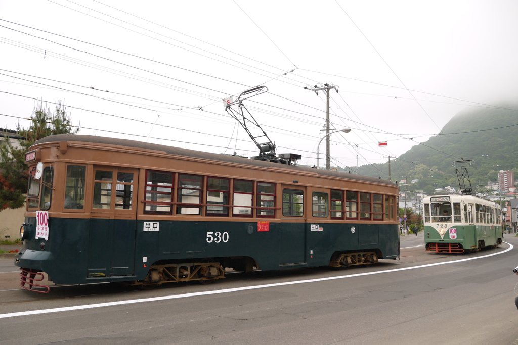 ５３０号、７２３号そろい踏み