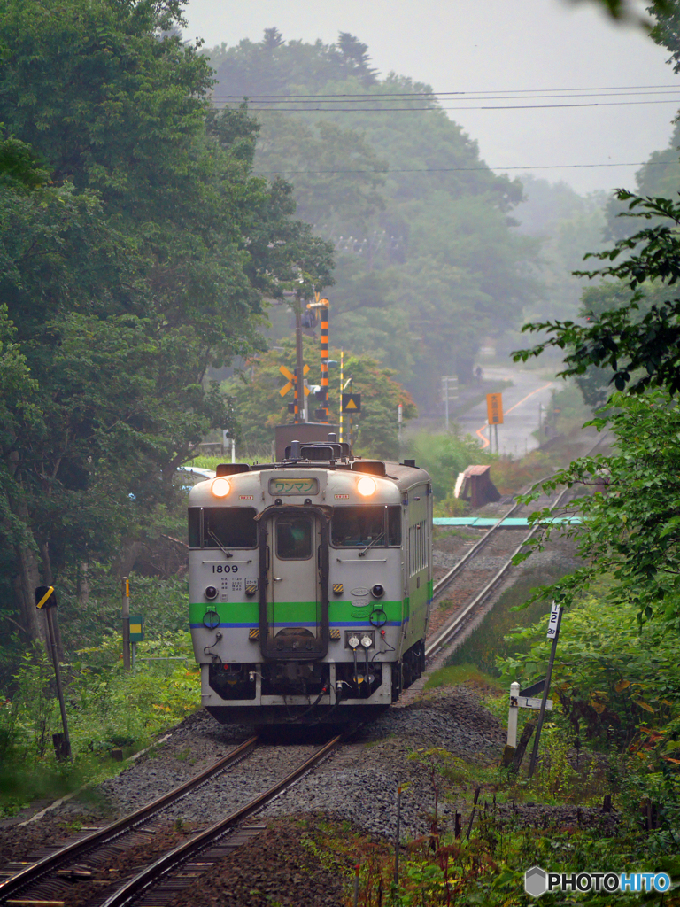 2016.07.31 雨中を往く単行ディーゼル