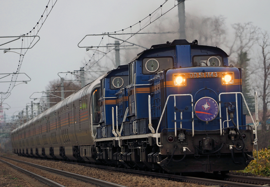 2015.04.20 今朝の8009ﾚ：轟音響かせて！