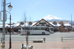 お昼の富士急河口湖駅