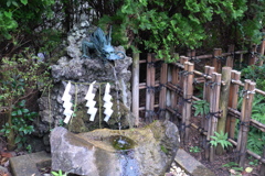変わった手水