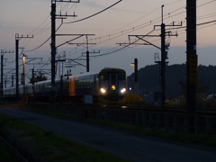 黄昏の電車