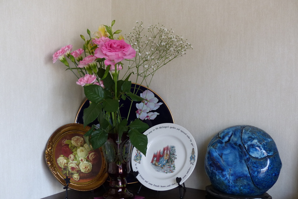 珍しく玄関に花