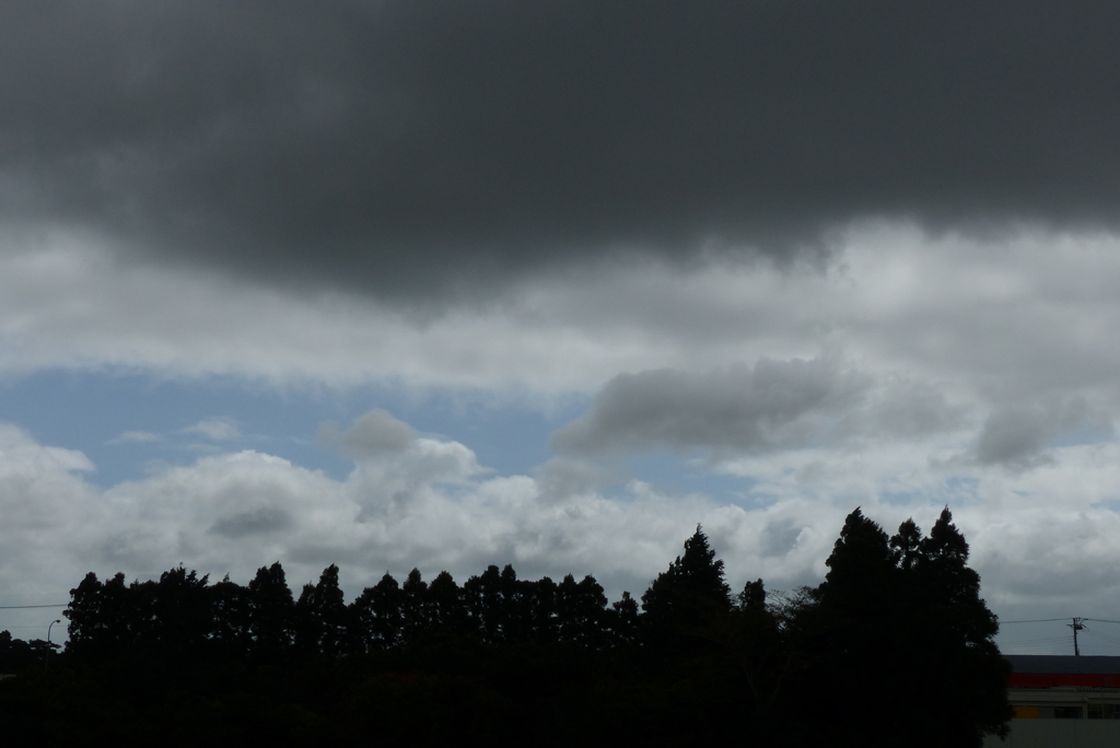雷雲襲来