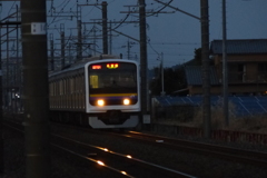 夕闇の電車