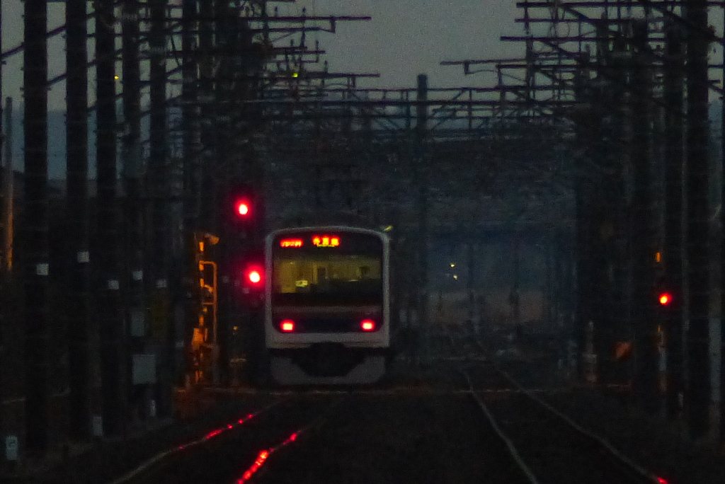 夕闇の電車