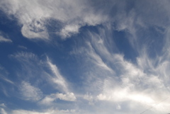 夏らしくない雲