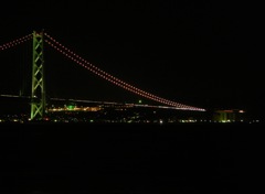 夜の明石大橋