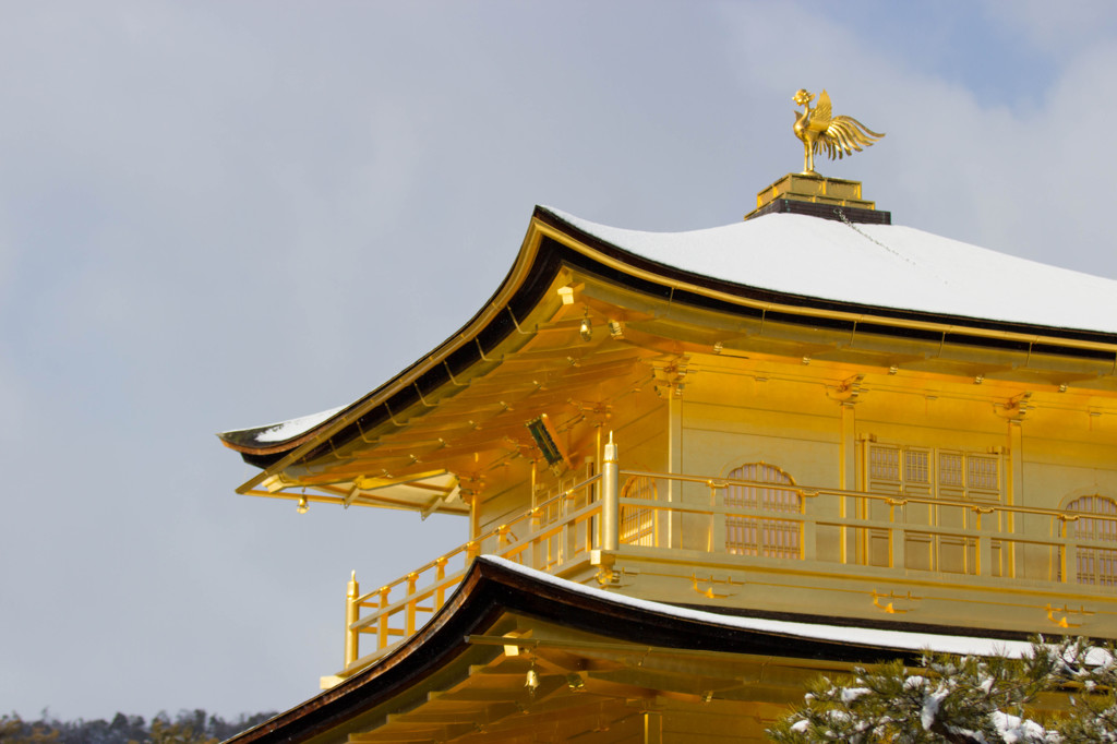 雪　金閣寺