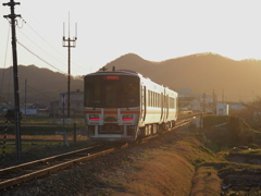 強烈な西日を浴びる①