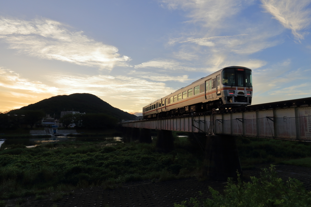 暮れ空をいくⅠ