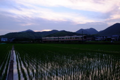 長雨明けの空をゆく