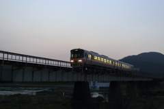 黄砂舞う黄昏時①