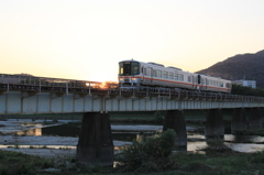 日の入りの刻をゆく