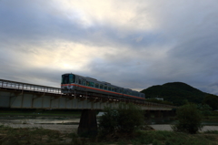 雨待ちの空を行く④