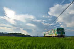 入道雲広がる時をいく